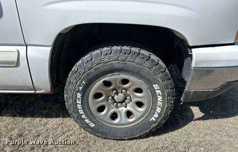 image for item LN9379 2006 Chevrolet Silverado 1500  Ext. Cab pickup truck