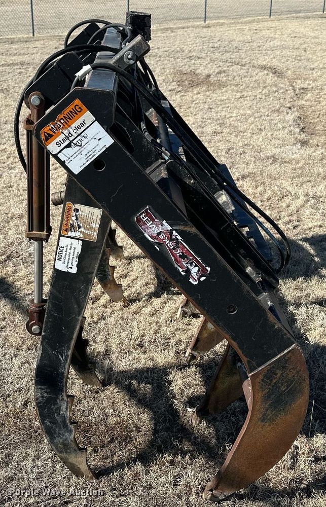 image for item LN9386 WorkSaver  76"W skid steer grapple bucket