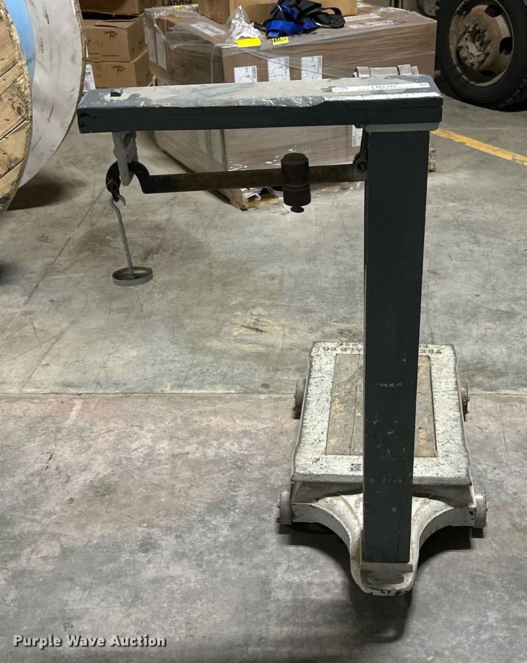 image for item LN9392 Howe  scale