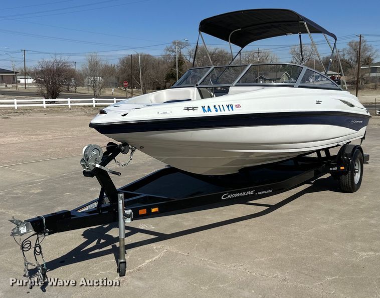 image for item LN9396 2015 Crownline B19  boat