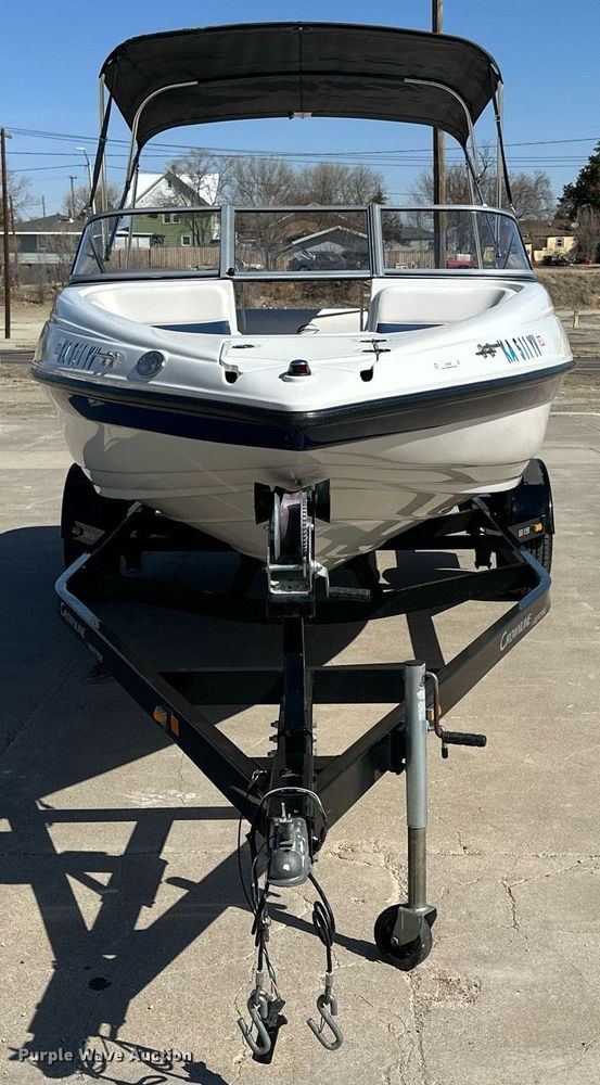 image for item LN9396 2015 Crownline B19  boat
