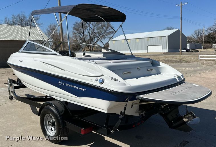 image for item LN9396 2015 Crownline B19  boat