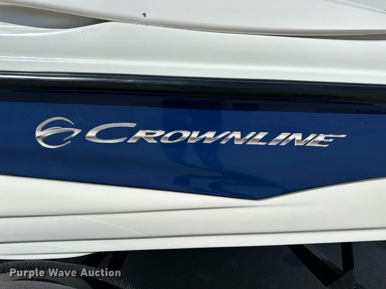 image for item LN9396 2015 Crownline B19  boat