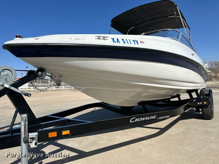 image for item LN9396 2015 Crownline B19  boat