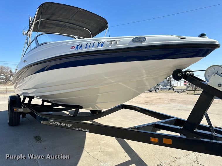 image for item LN9396 2015 Crownline B19  boat