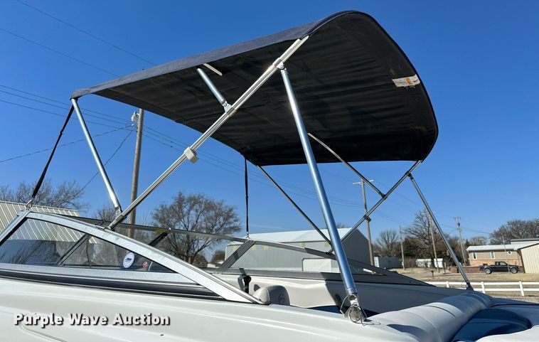 image for item LN9396 2015 Crownline B19  boat