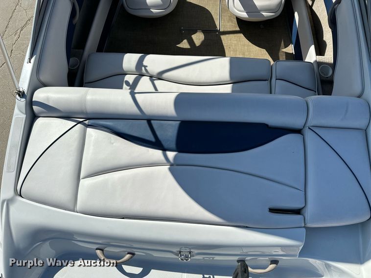 image for item LN9396 2015 Crownline B19  boat