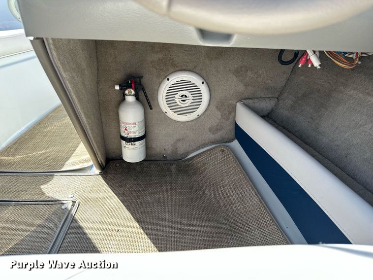 image for item LN9396 2015 Crownline B19  boat