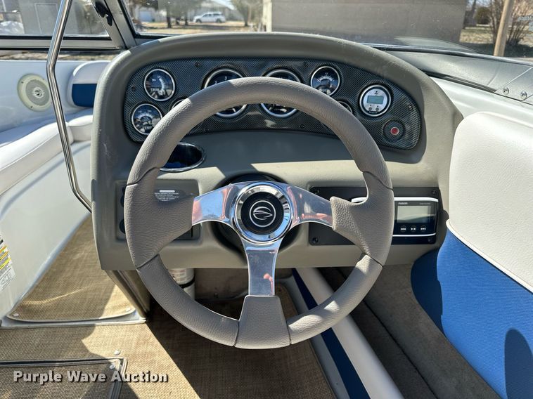 image for item LN9396 2015 Crownline B19  boat