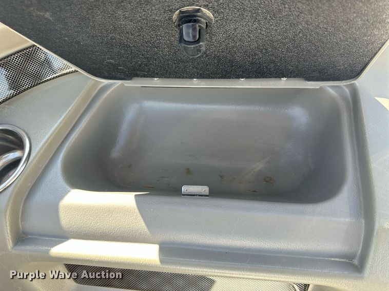 image for item LN9396 2015 Crownline B19  boat