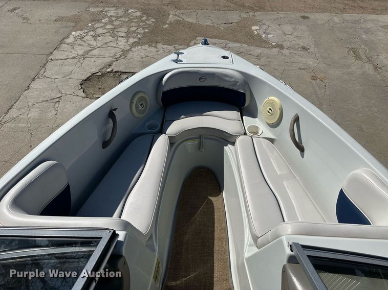 image for item LN9396 2015 Crownline B19  boat