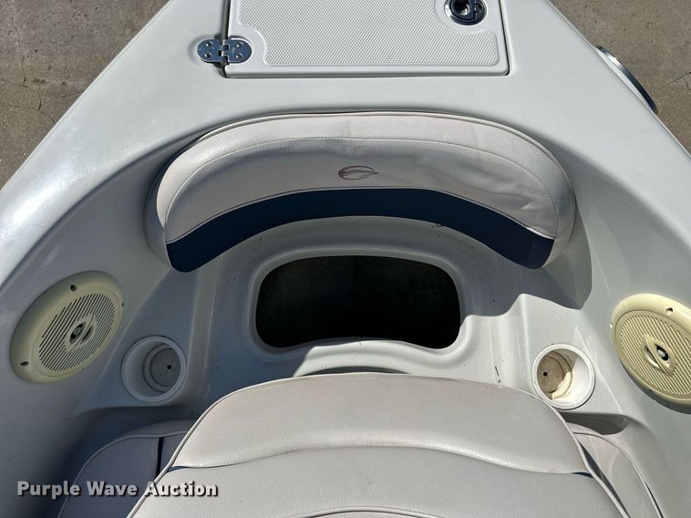 image for item LN9396 2015 Crownline B19  boat