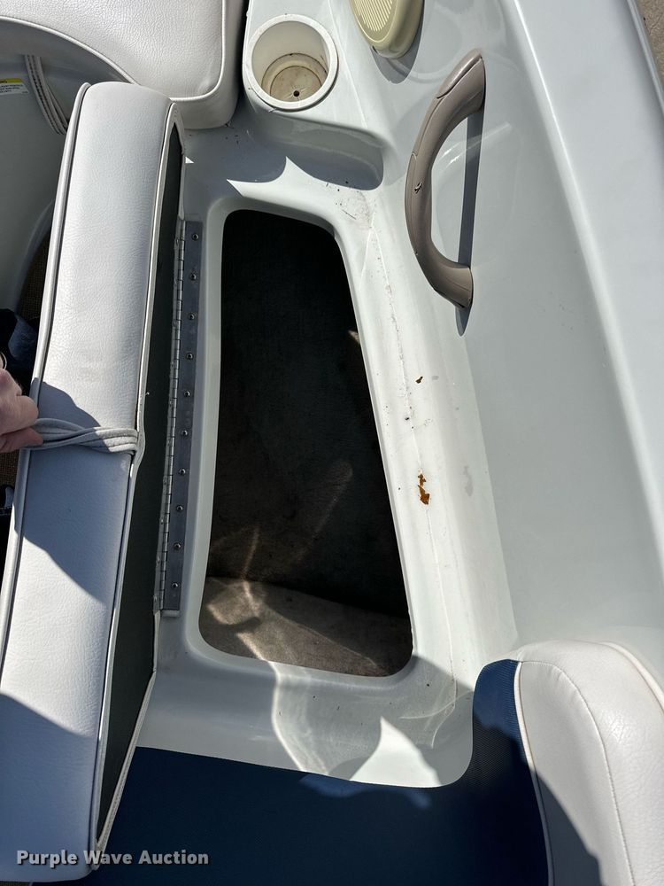 image for item LN9396 2015 Crownline B19  boat