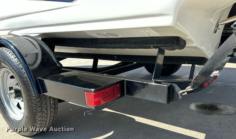 image for item LN9396 2015 Crownline B19  boat