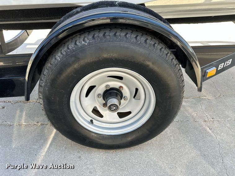 image for item LN9396 2015 Crownline B19  boat