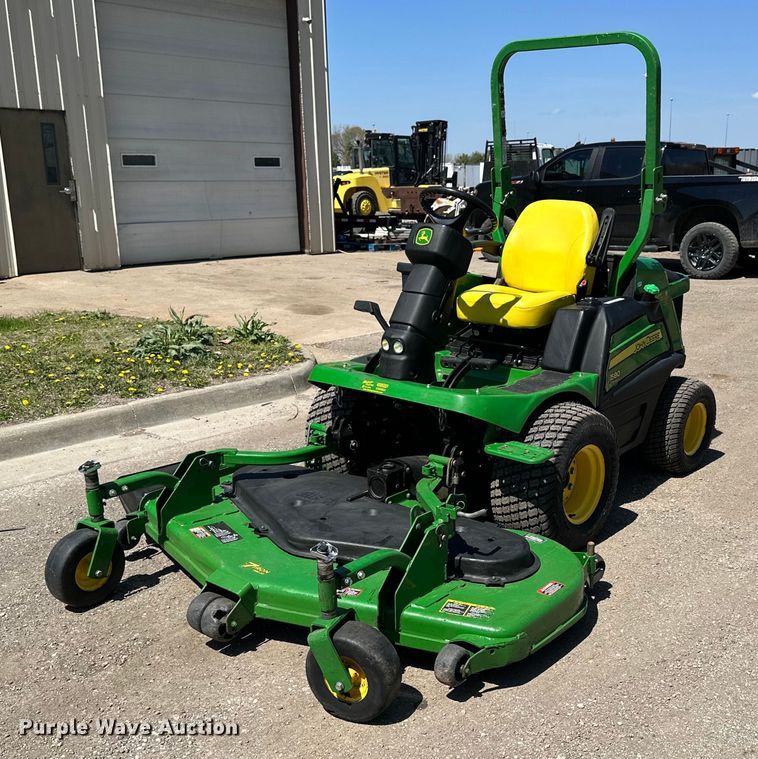 image for item LN9424 2016 John Deere 1580  lawn mower