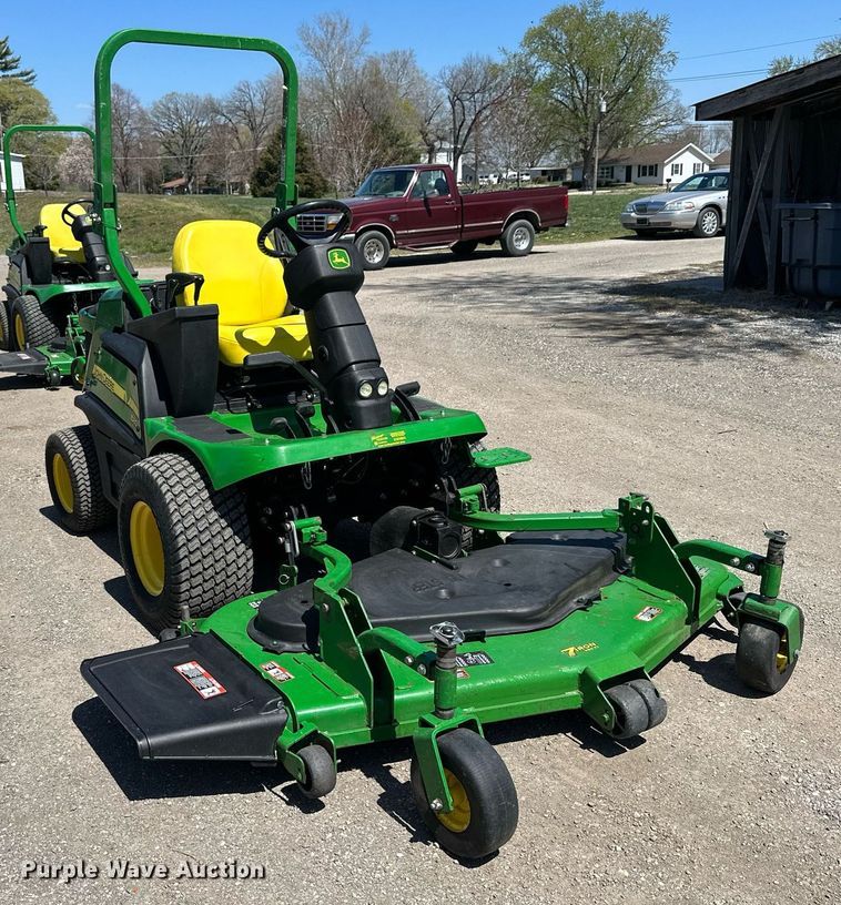 image for item LN9424 2016 John Deere 1580  lawn mower