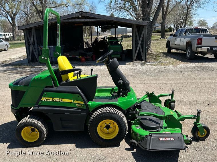 image for item LN9424 2016 John Deere 1580  lawn mower