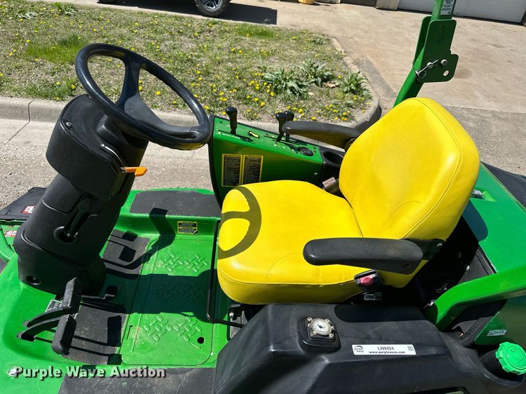 image for item LN9424 2016 John Deere 1580  lawn mower