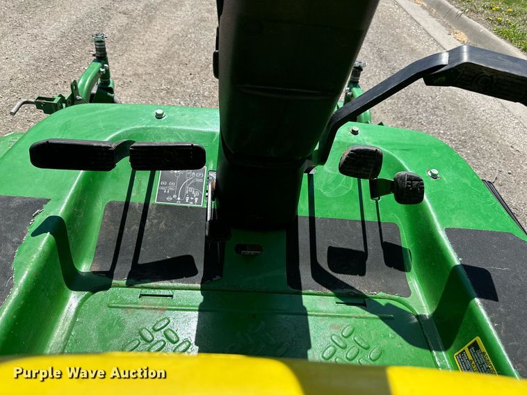 image for item LN9424 2016 John Deere 1580  lawn mower