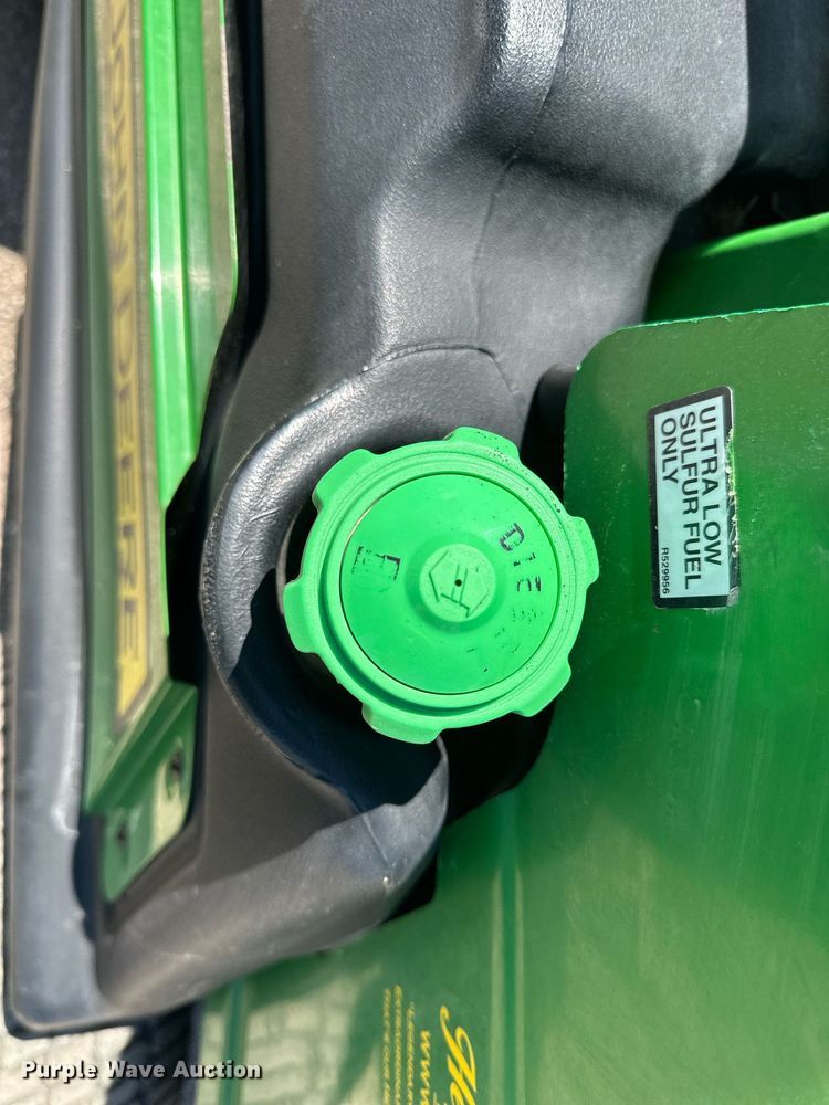 image for item LN9424 2016 John Deere 1580  lawn mower