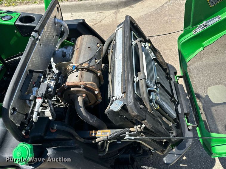 image for item LN9424 2016 John Deere 1580  lawn mower