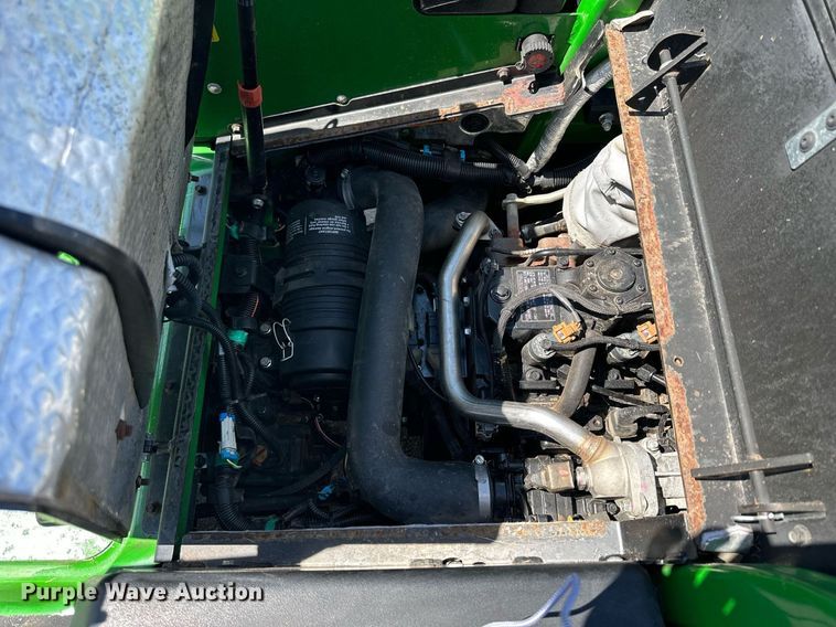 image for item LN9424 2016 John Deere 1580  lawn mower