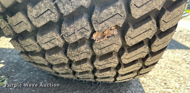 image for item LN9424 2016 John Deere 1580  lawn mower