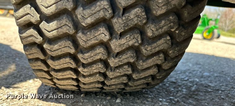 image for item LN9424 2016 John Deere 1580  lawn mower