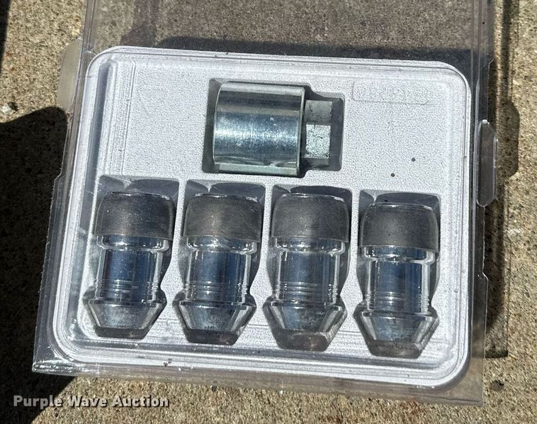 image for item LP9865 (4) five lug wheels