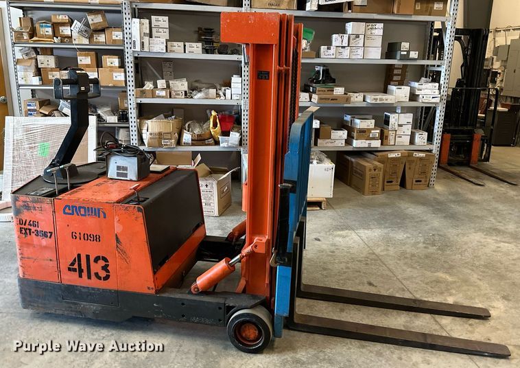 image for item LP9867 Crown 30WBTT-S  forklift