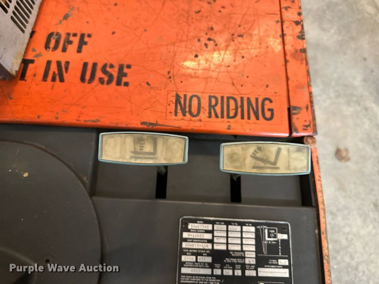 image for item LP9867 Crown 30WBTT-S  forklift