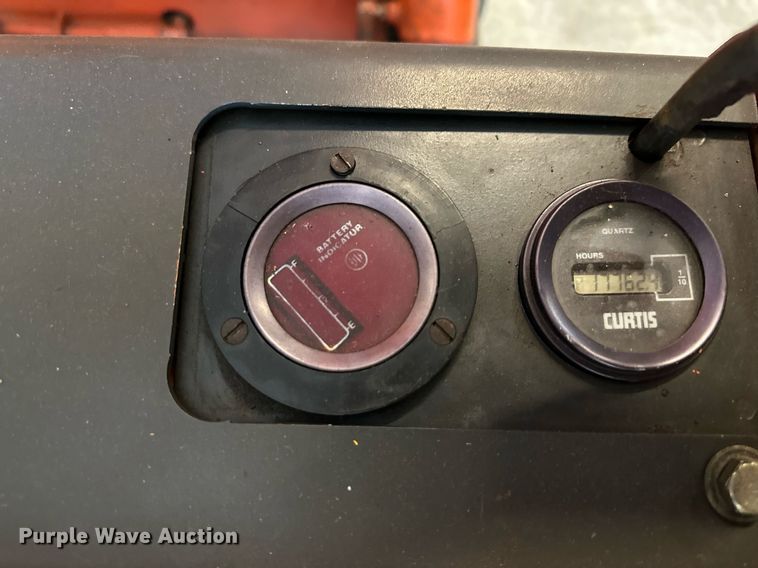 image for item LP9867 Crown 30WBTT-S  forklift