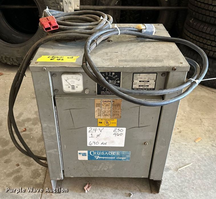 image for item LP9867 Crown 30WBTT-S  forklift