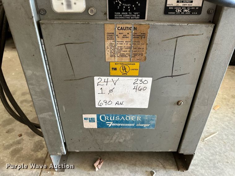 image for item LP9867 Crown 30WBTT-S  forklift