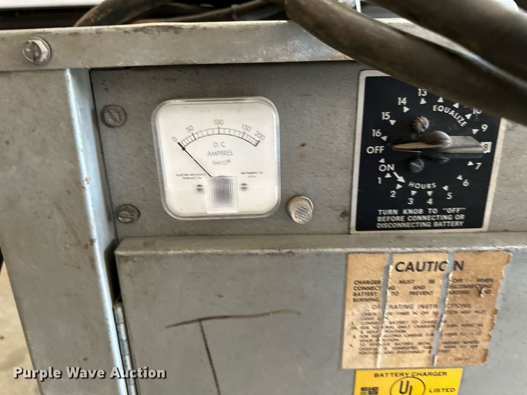 image for item LP9867 Crown 30WBTT-S  forklift