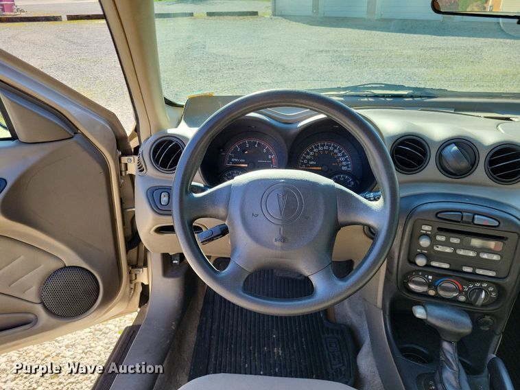 image for item LR9219 2004 Pontiac Grand AM