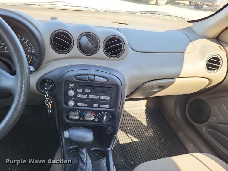 image for item LR9219 2004 Pontiac Grand AM