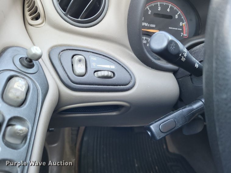 image for item LR9219 2004 Pontiac Grand AM