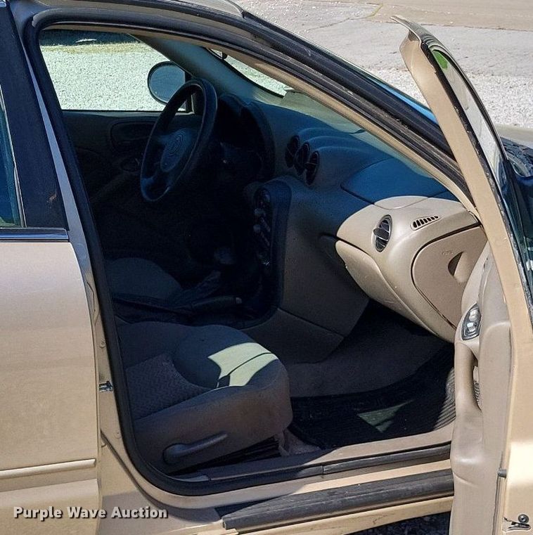image for item LR9219 2004 Pontiac Grand AM