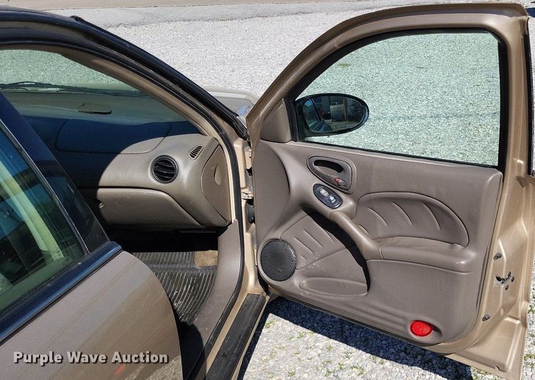 image for item LR9219 2004 Pontiac Grand AM