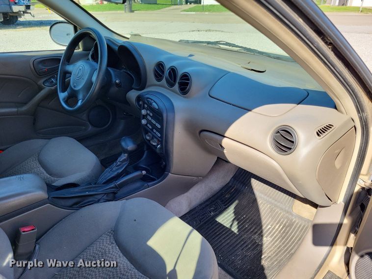 image for item LR9219 2004 Pontiac Grand AM