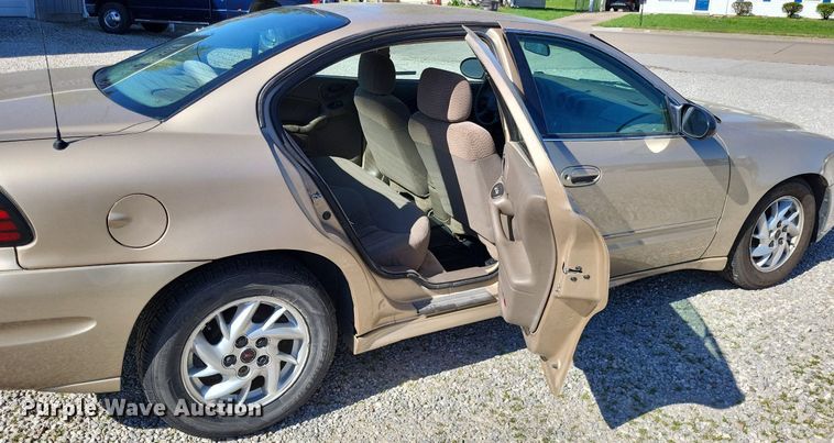 image for item LR9219 2004 Pontiac Grand AM