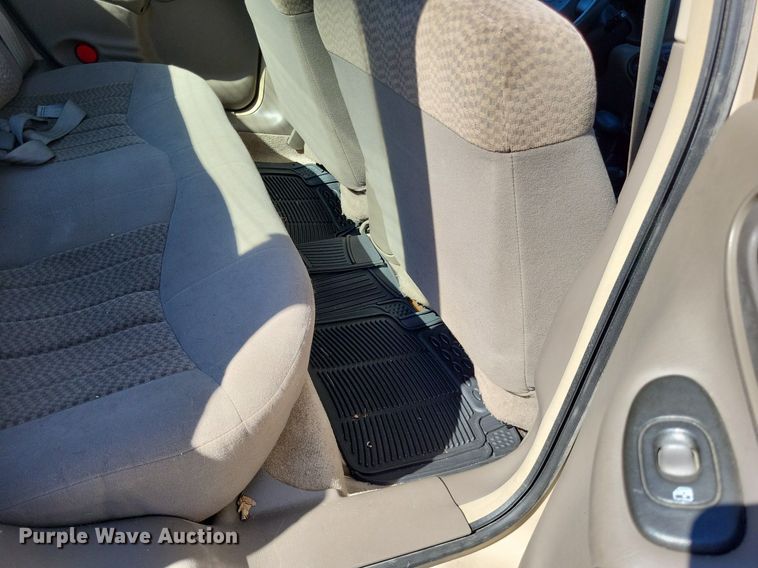 image for item LR9219 2004 Pontiac Grand AM