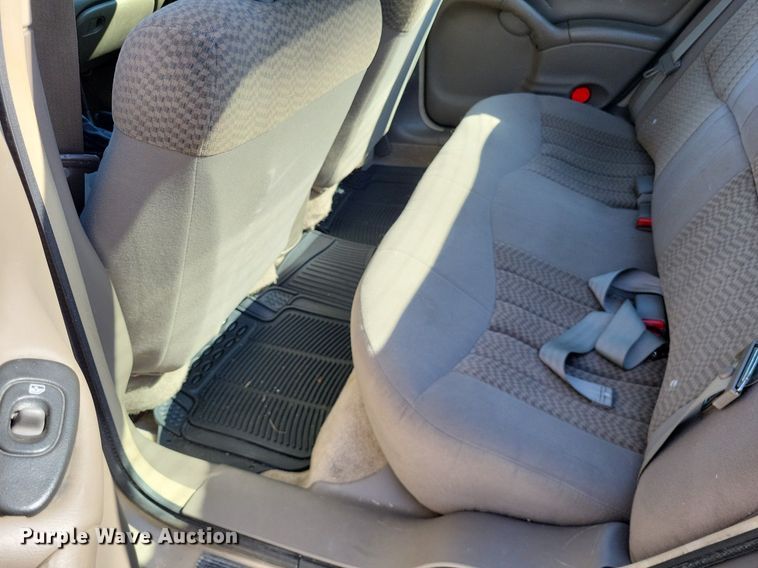 image for item LR9219 2004 Pontiac Grand AM