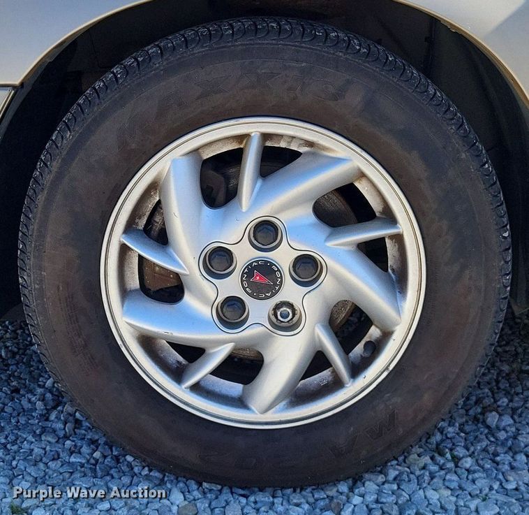 image for item LR9219 2004 Pontiac Grand AM