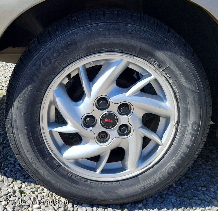 image for item LR9219 2004 Pontiac Grand AM