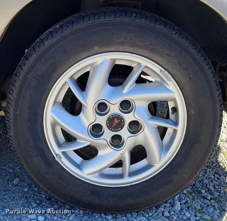 image for item LR9219 2004 Pontiac Grand AM