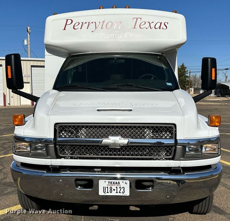 image for item LR9658 2007 Chevrolet C5500  shuttle bus