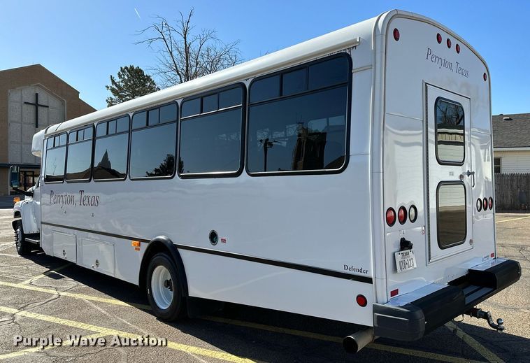 image for item LR9658 2007 Chevrolet C5500  shuttle bus